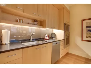 Photo #4: 21683281 Listing