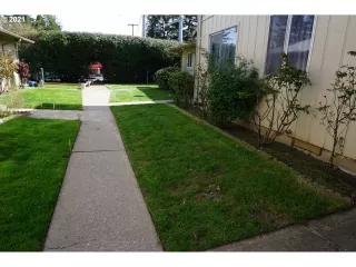 Photo #2: 21683482 Listing