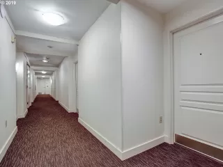 Photo #4: 21683612 Listing