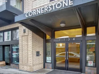 Photo #5: 21683612 Listing