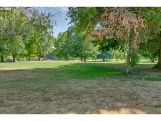 Photo #3: 21683769 Listing