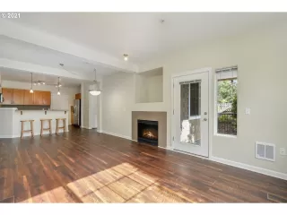 Photo #2: 21683946 Listing