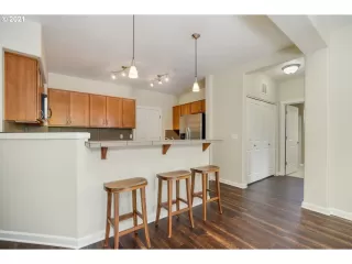 Photo #3: 21683946 Listing