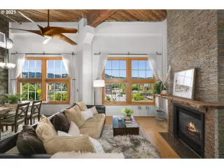 Photo #5: 21684330 Listing 