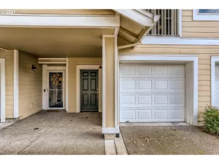 Photo #2: 21684763 Listing 