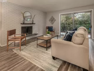 Photo #2: 21685162 Listing