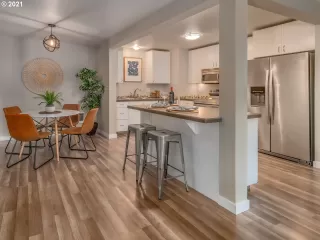 Photo #3: 21685162 Listing