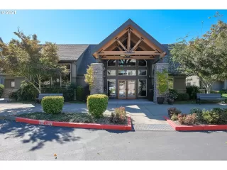 Photo #4: 21685235 Listing