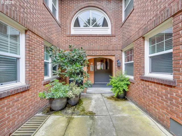 MLS: 21685573 Condo For Sale