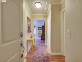 Photo #4: 21685573 Listing