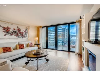 Photo #3: 21685730 Listing