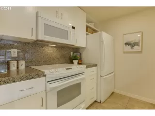 Photo #1: 21685785 Listing