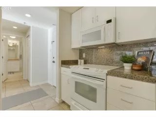 Photo #3: 21685785 Listing