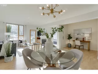 Photo #6: 21685785 Listing