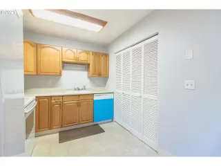 Photo #1: 21685997 Listing