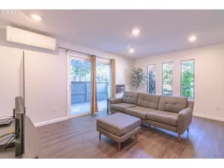 Photo #5: 21685997 Listing