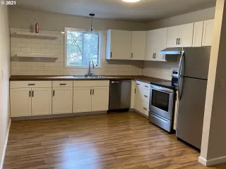 Photo #4: 21686663 Listing 