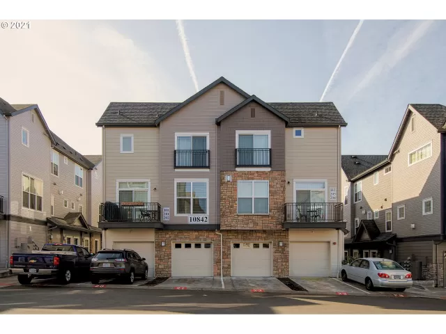 MLS: 21686738 Condo For Sale