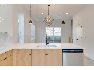 Photo #4: 21687064 Listing