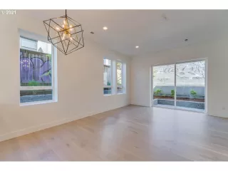 Photo #6: 21687064 Listing