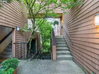 Photo #2: 21687146 Listing