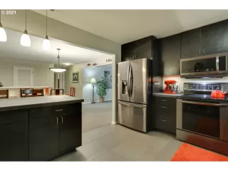 Photo #4: 21687842 Listing