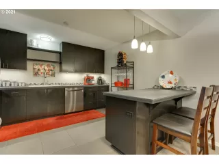 Photo #5: 21687842 Listing