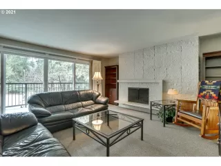 Photo #6: 21687842 Listing