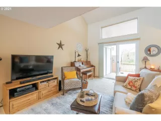 Photo #5: 21688335 Listing