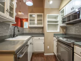 Photo #6: 21688512 Listing 