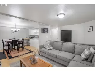 Photo #5: 21688892 Listing