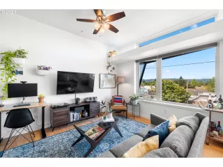 Photo #1: 21688965 Listing