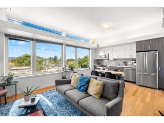 Photo #2: 21688965 Listing