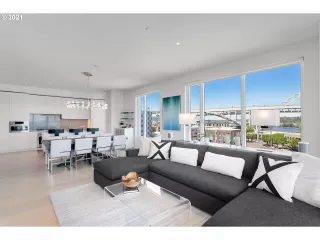 Photo #4: 21689589 Listing 