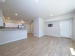 Photo #3: 21689695 Listing 