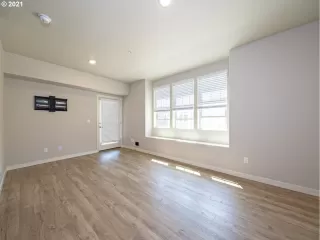Photo #4: 21689695 Listing 