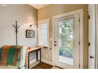 Photo #3: 21689794 Listing