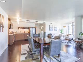 Photo #6: 21690100 Listing 
