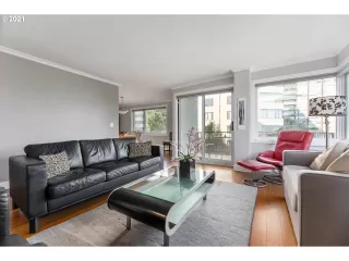 Photo #2: 21691905 Listing 