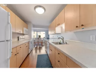 Photo #6: 21691905 Listing 