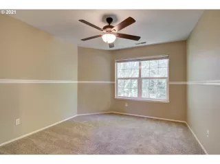 Photo #6: 21691940 Listing