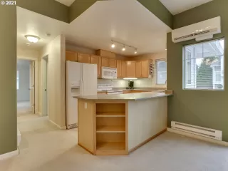 Photo #4: 21692094 Listing