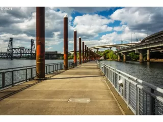 Photo #3: 21692723 Listing