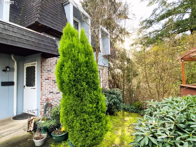 MLS: 21693607 Condo For Sale