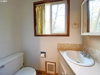 Photo #2: 21693607 Listing 