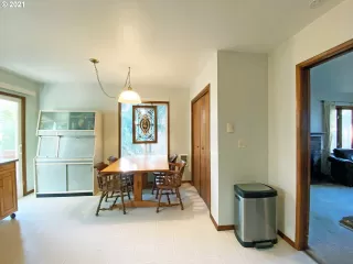 Photo #4: 21693607 Listing 