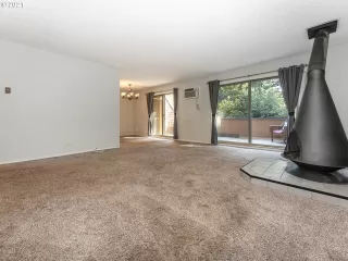 Photo #1: 21693831 Listing