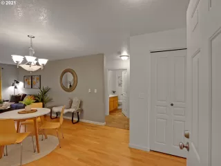 Photo #1: 21693937 Listing
