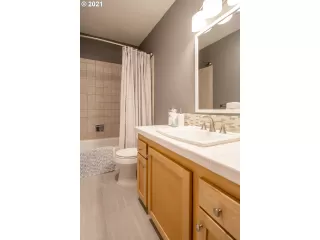 Photo #4: 21694148 Listing