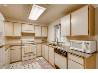 Photo #3: 21694597 Listing